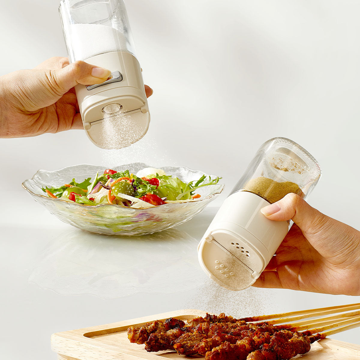 Βαζάκι Μπαχαρικών 2 σε 1 – Δοσομετρητής & Ελεύθερη Ροή