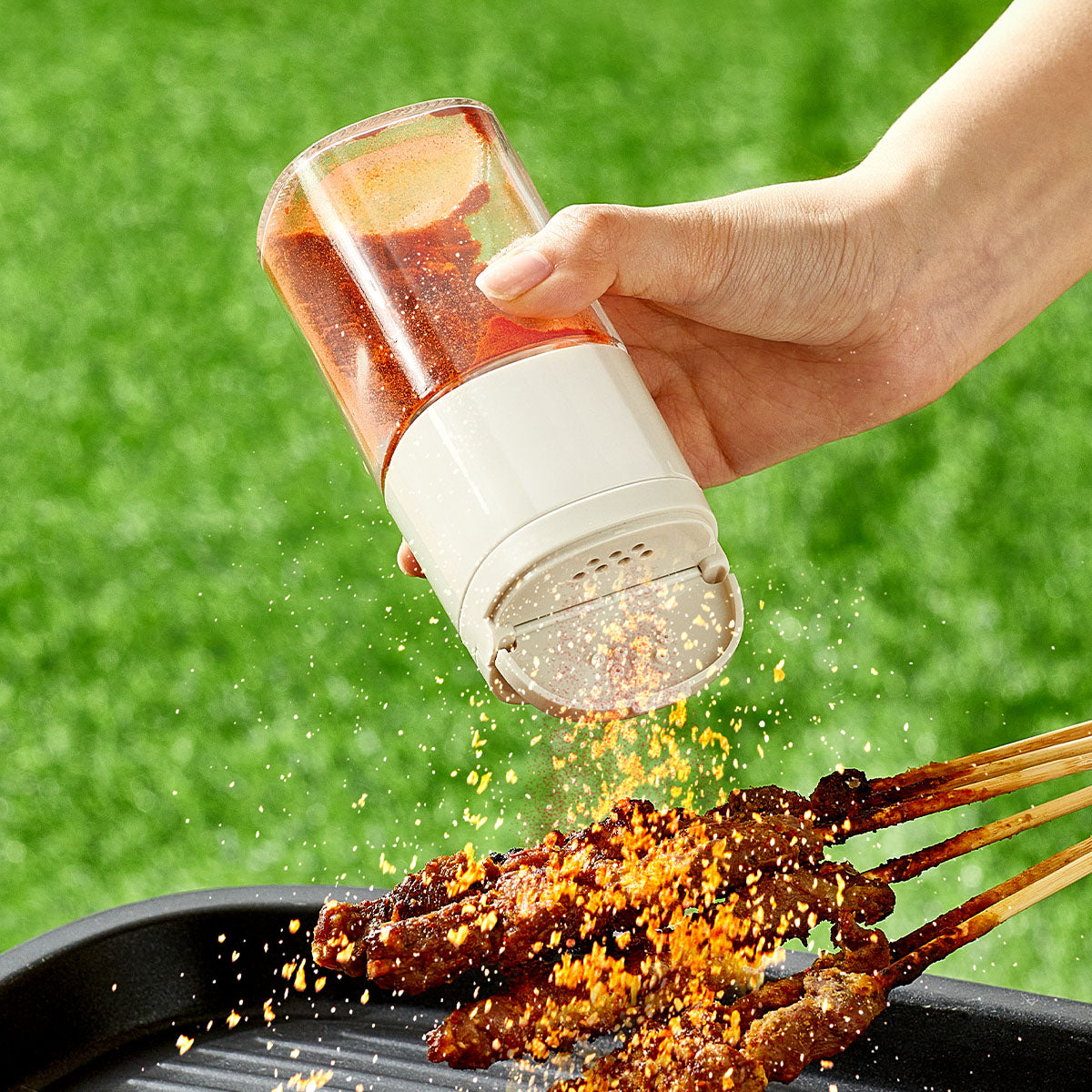 Βαζάκι Μπαχαρικών 2 σε 1 – Δοσομετρητής & Ελεύθερη Ροή