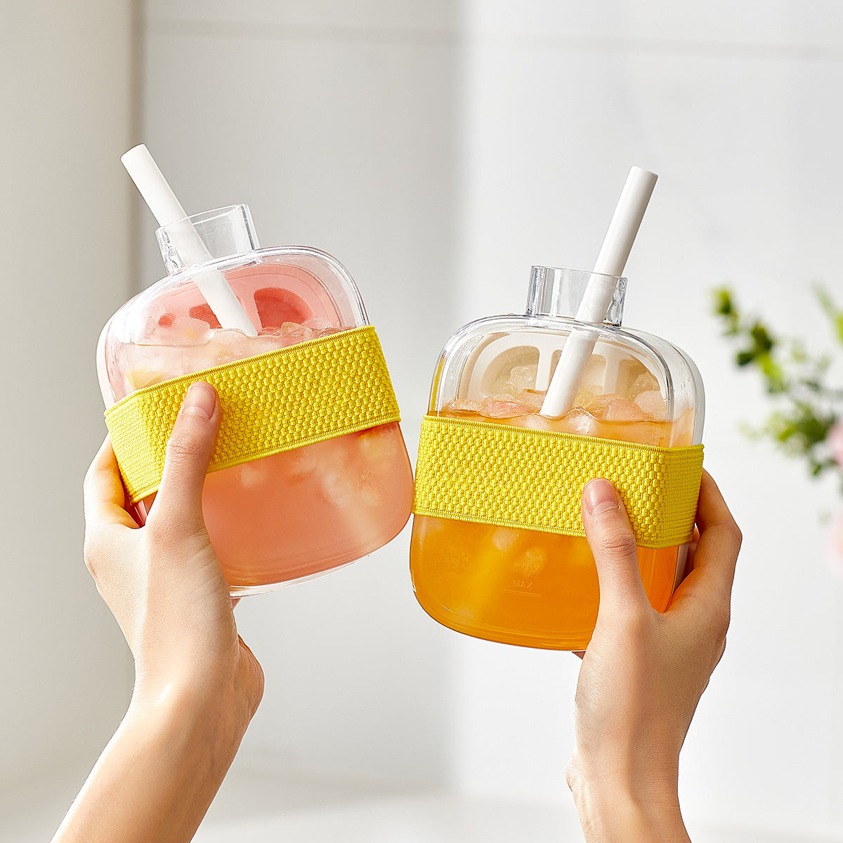 Ice Press & Chill Bottle – Παγοθήκη & Παγοπότηρο 2 σε 1.