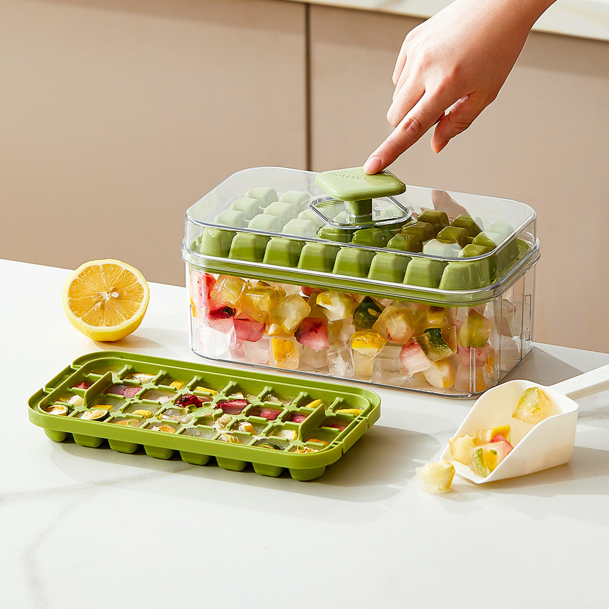 Ice Cube Box & Double Trays – Δοχείο Πάγου με 2 Παγοθήκες & Κουμπί Αποδέσμευσης.